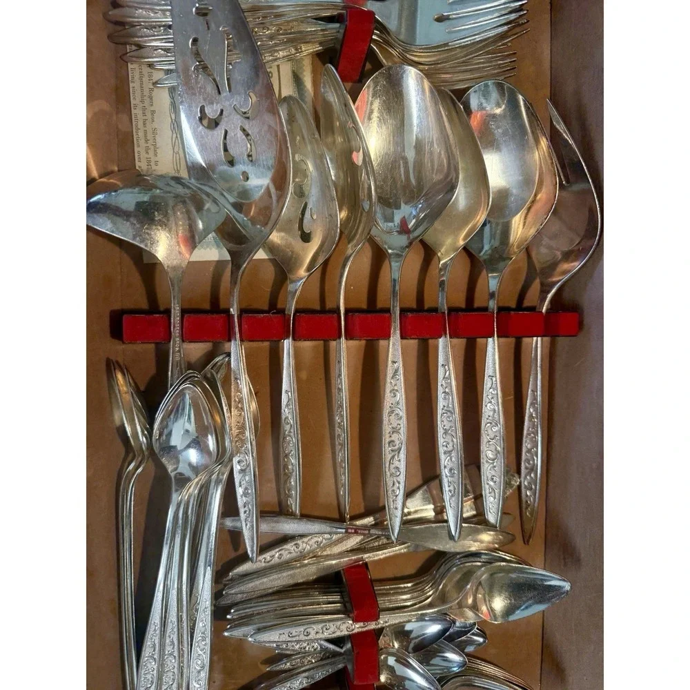 91 Pc 1847 Rogers Bros Silverplate Flatware Set Chest Vintage